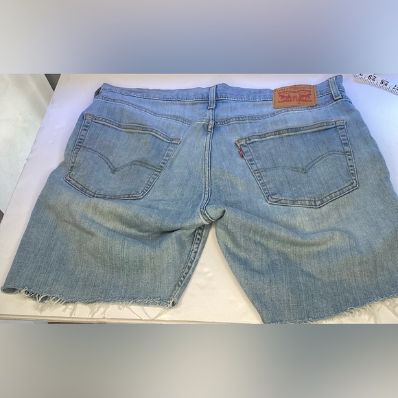 Levi cut off unisex 507 jeans. 36 waist. Well worn, super soft frayed shorts - Picture 9 of 10